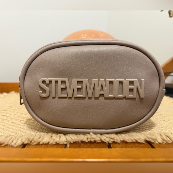 ⭐️ 3 For $25 ⭐️ Steve Madden Taupe Belt Bag (Missing Belt) - Picture 4 of 6